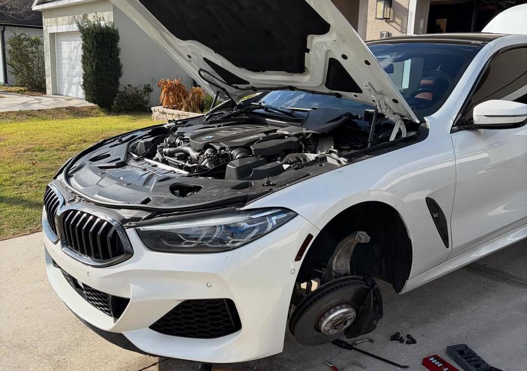 Bears Mobile Mechanic working on a customer vehicle in Orlando, FL