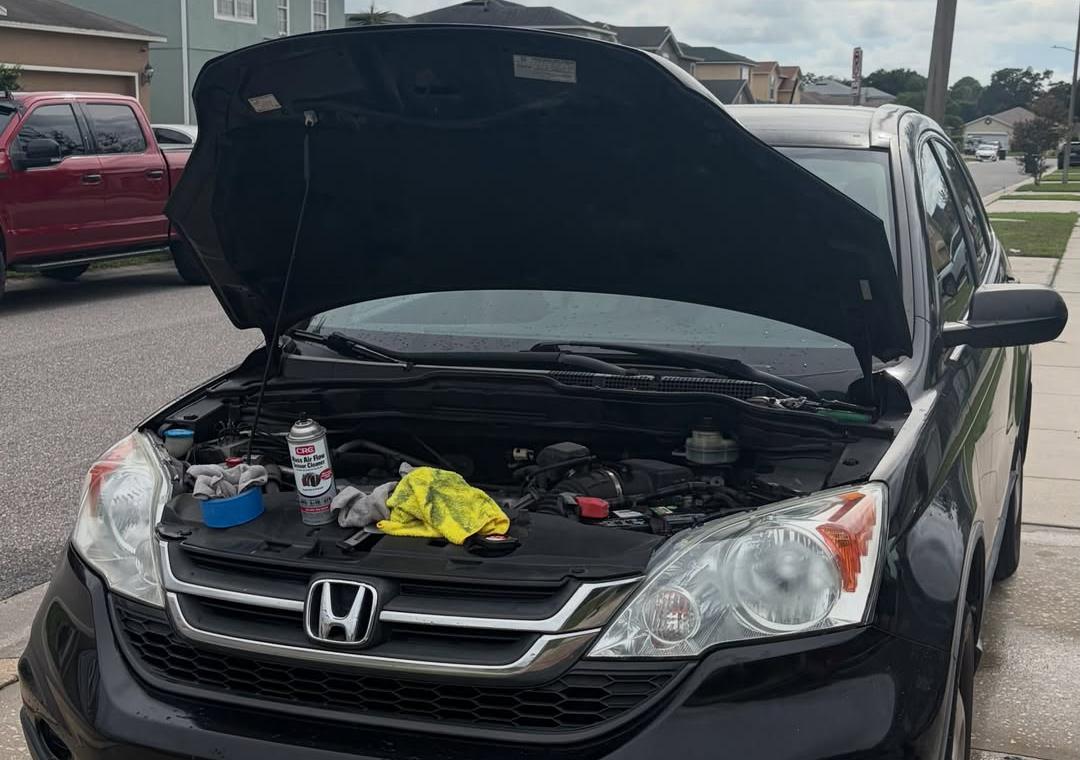 Bears Mobile Mechanic working on a customer vehicle in Orlando, FL